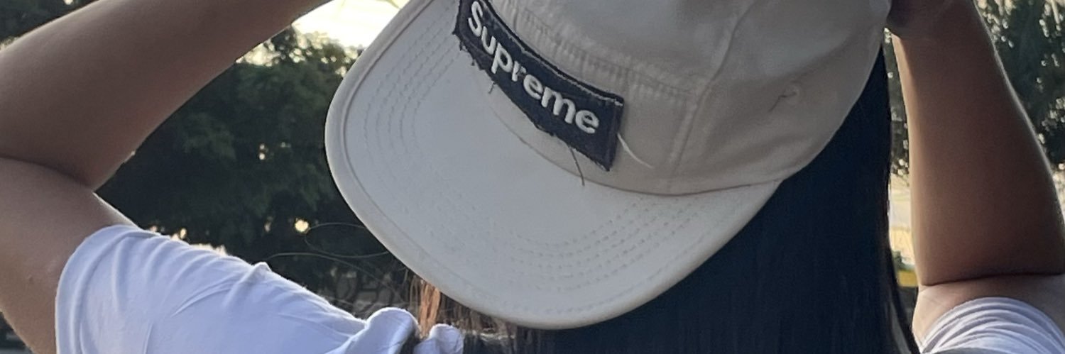 _carolinxx's profile banner image