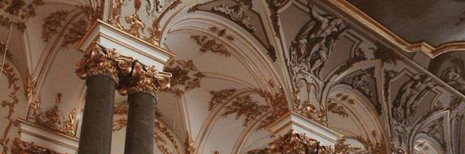 giulia🪽 banner