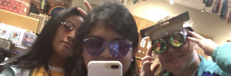 behappyitsari's profile banner image