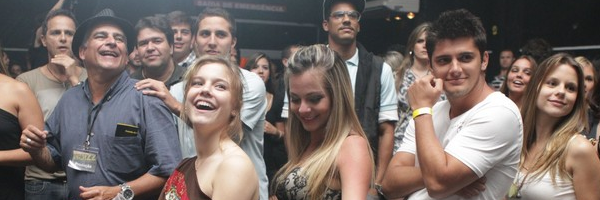 Lari   :) banner