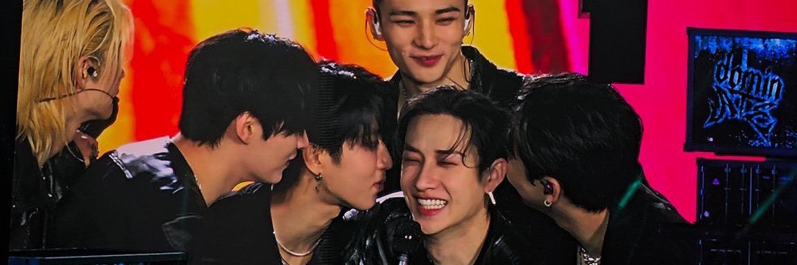 manman ⋆˙⟡₊ ⊹˚ SEEING SKZ banner