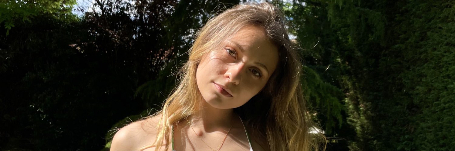 auriane_j's profile banner image