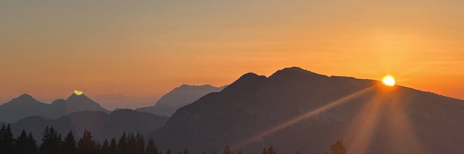 InfoFeld's profile banner image