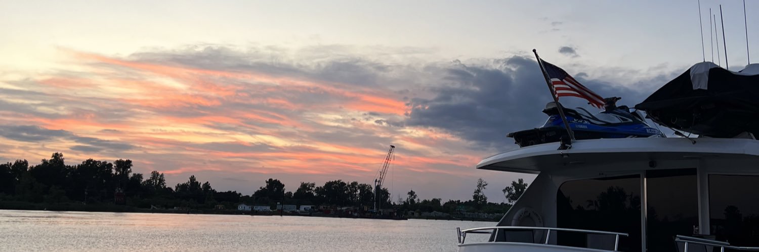 lindsaybraee's profile banner image