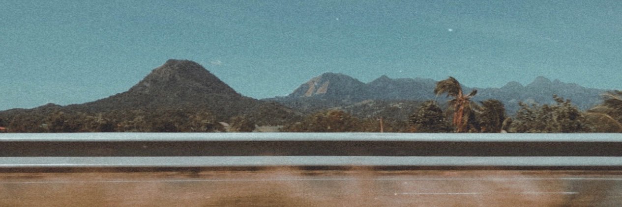 ysacureg's profile banner image