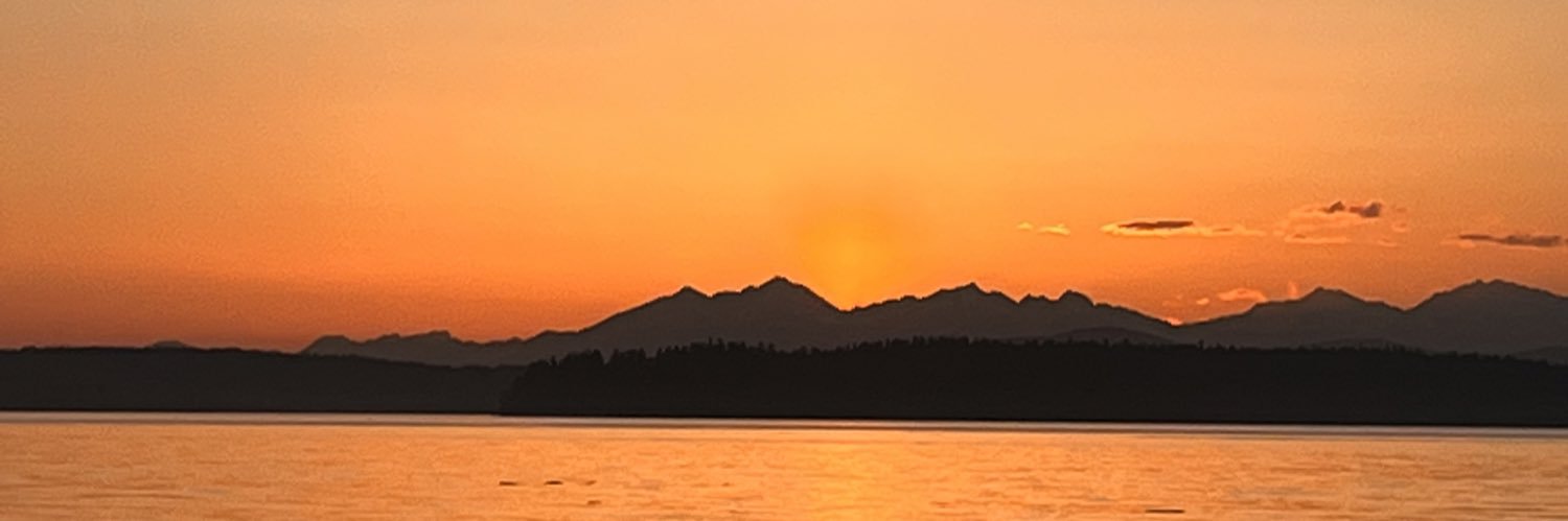 danielle_isbell's profile banner image