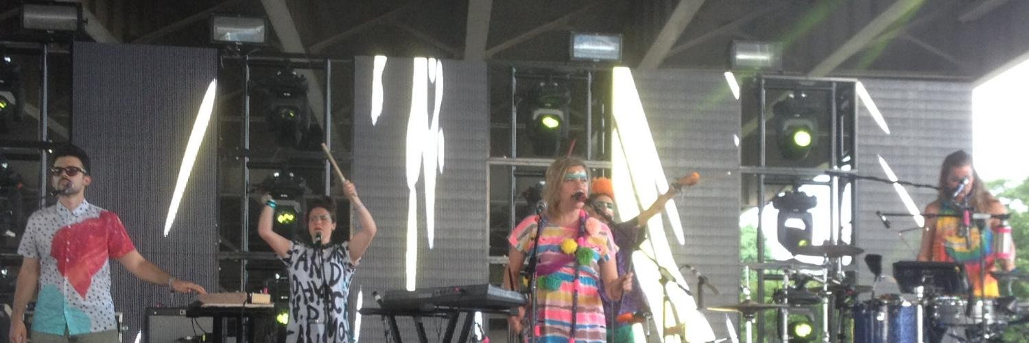 Luke Thompson banner