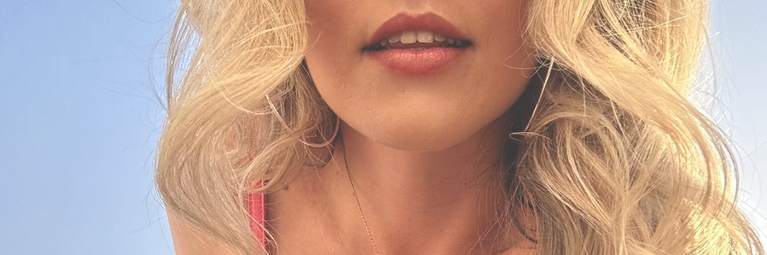 reallyryliee's profile banner image