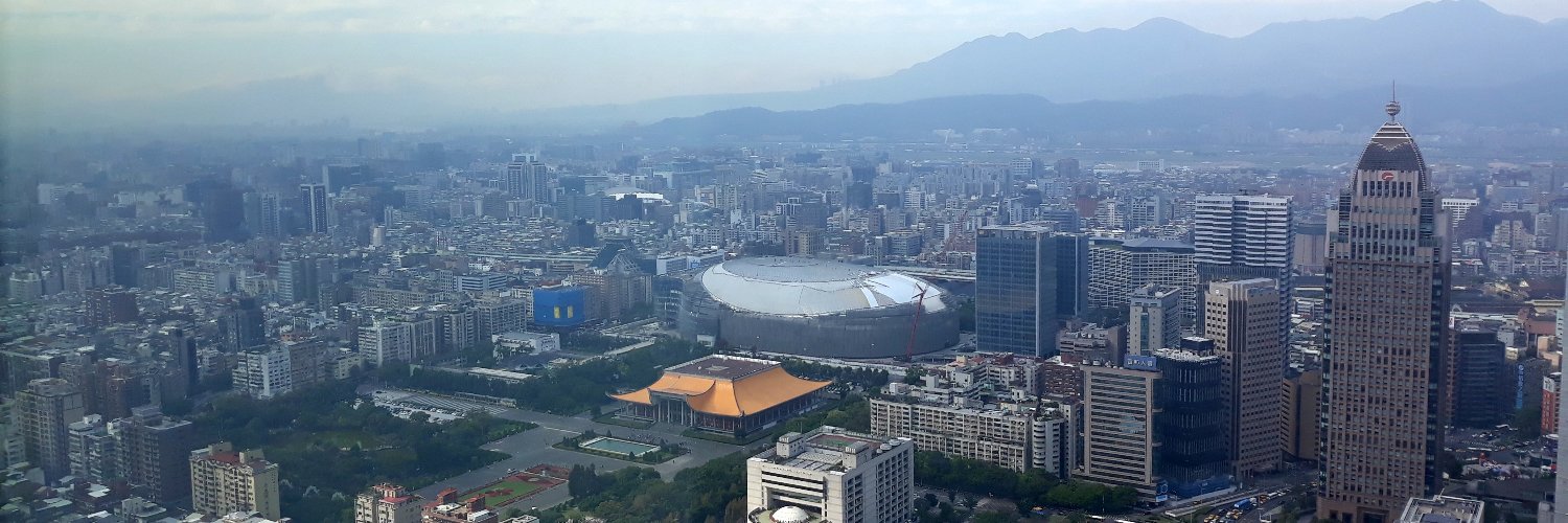 Fiorella Bourgeois (@fiorellabgs.bsky.social) banner