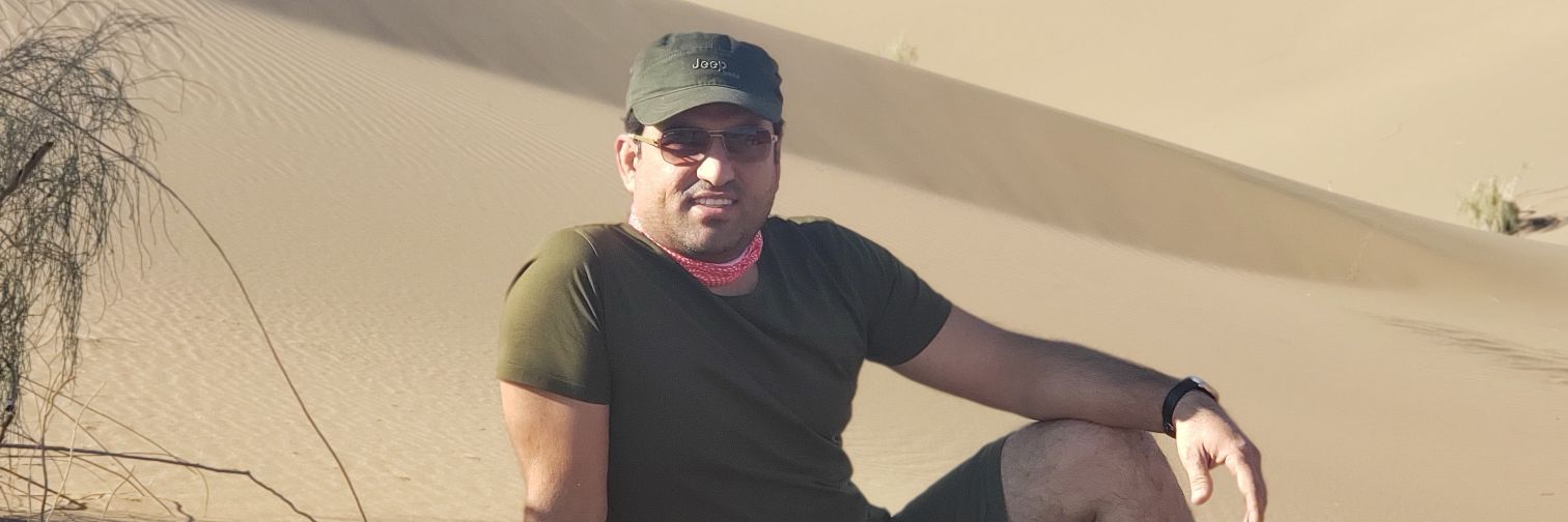 naderipoor's profile banner image