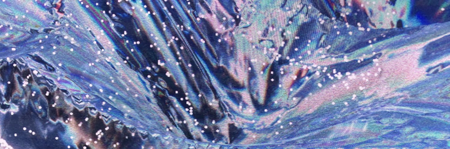 T , O banner