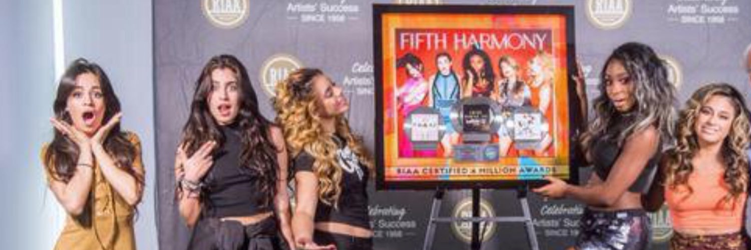 VoteFor5h_101's profile banner image