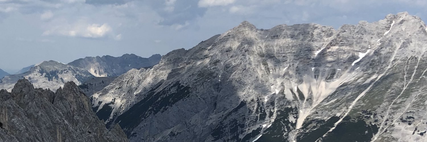 Pat28_mere's profile banner image