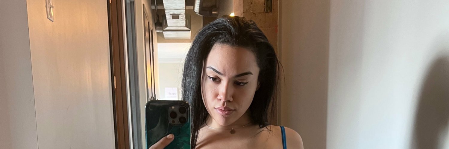 ashle_Yy1's profile banner image