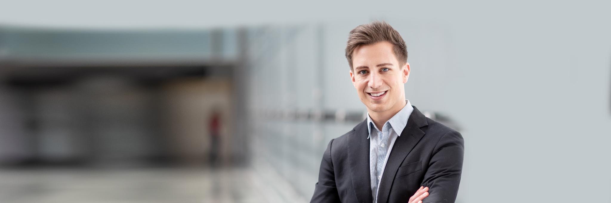 Simon Schütz banner