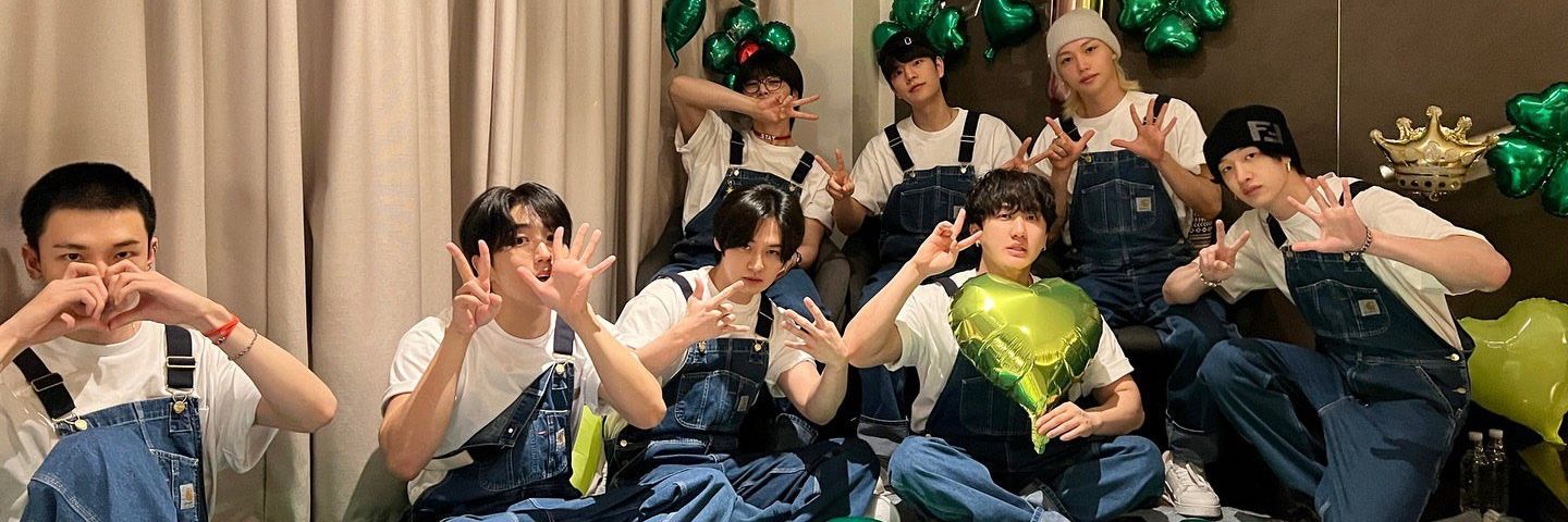 val 🐋 🧭 banner