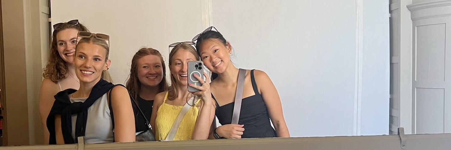 Emilyschneid3's profile banner image
