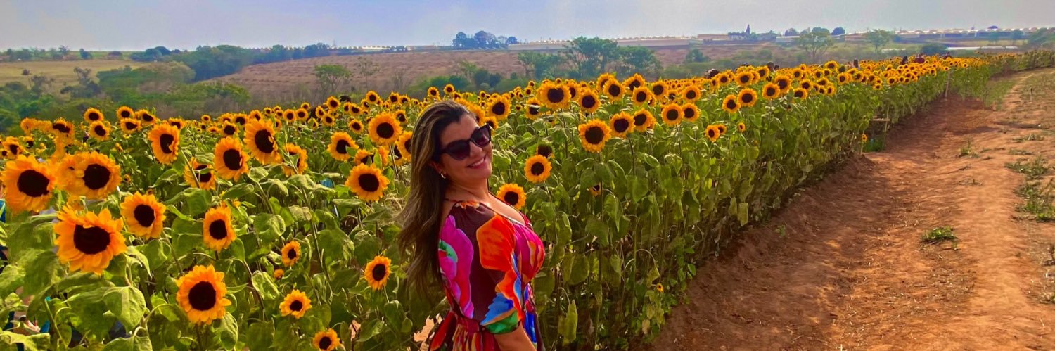 StaLiviaMarinho's profile banner image