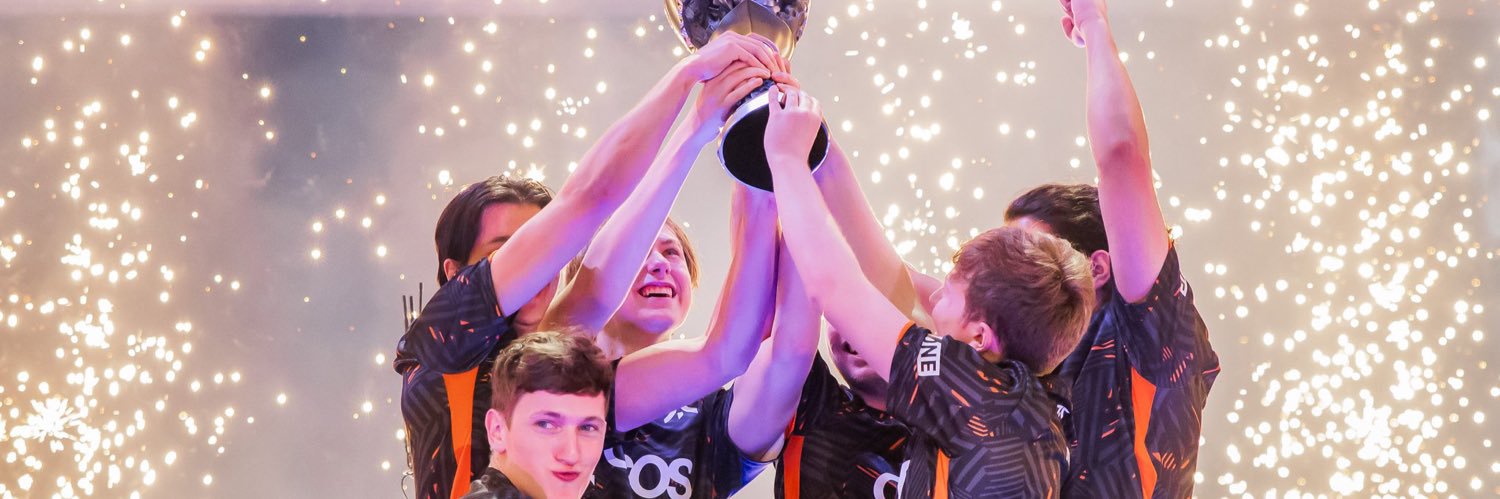 A_U_O3's profile banner image