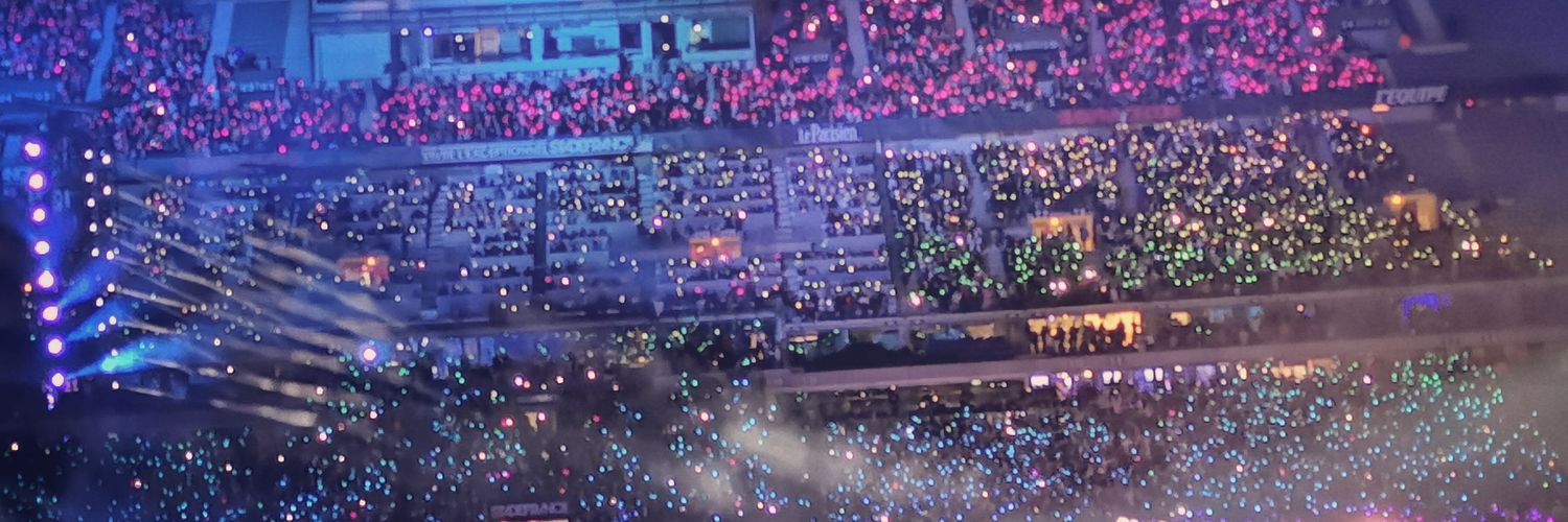 we rose you 🌹💖 banner