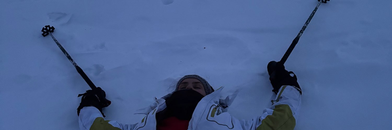 clarabcdd's profile banner image