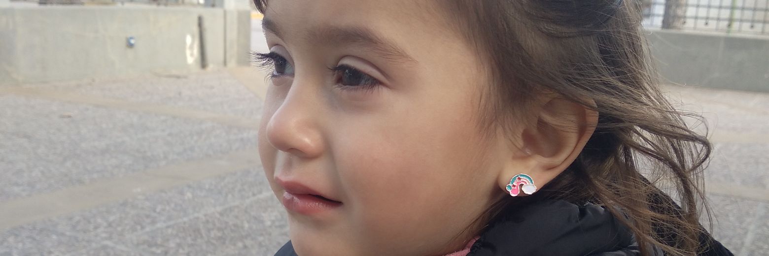 ani_laura15's profile banner image