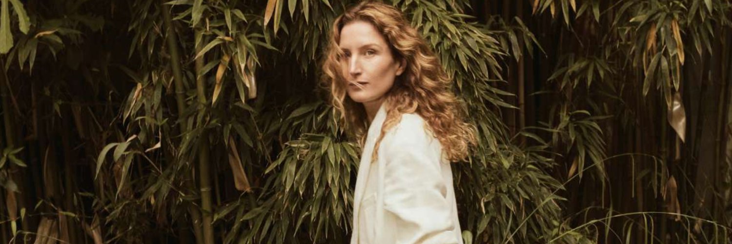 ELLEfrance's profile banner image