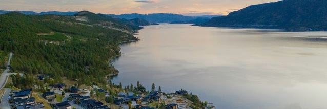 LakeStoneLiving's profile banner image