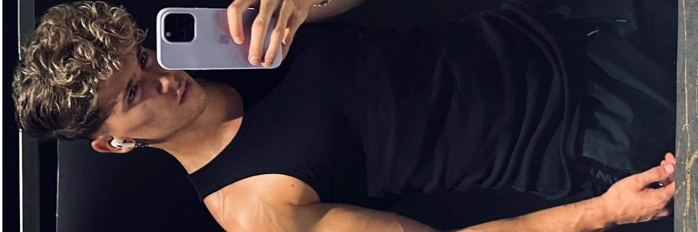 Jones_WnW's profile banner image