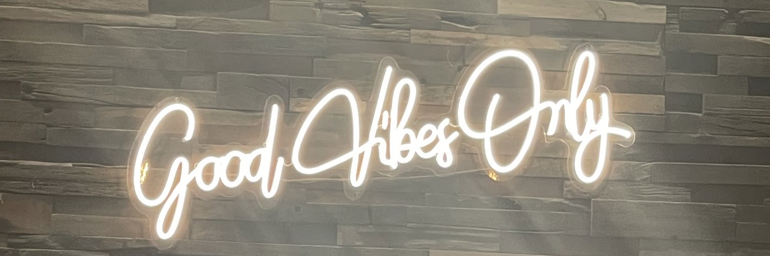 linaleezy's profile banner image