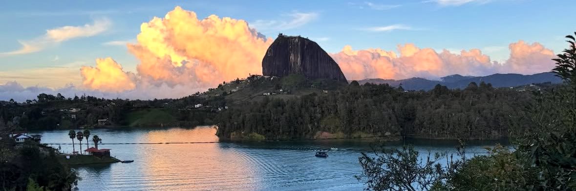 Lorecsantamaria's profile banner image