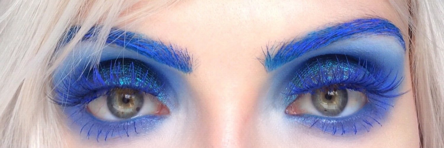 Molly Bee 🐝 banner