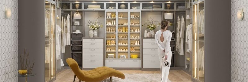 Earlae C. Thomas banner