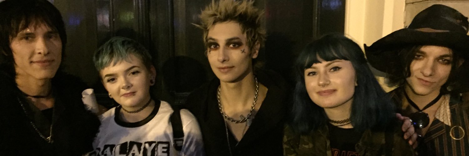 PineappleeHood's profile banner image