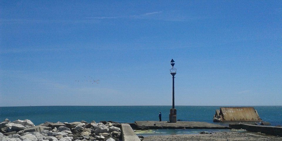 crisrugo's profile banner image
