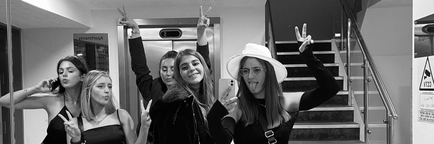 Elizabethhh_R's profile banner image