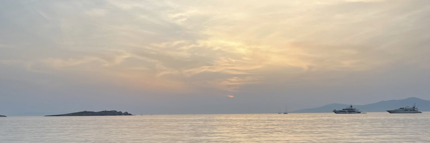 aniqaaaau's profile banner image