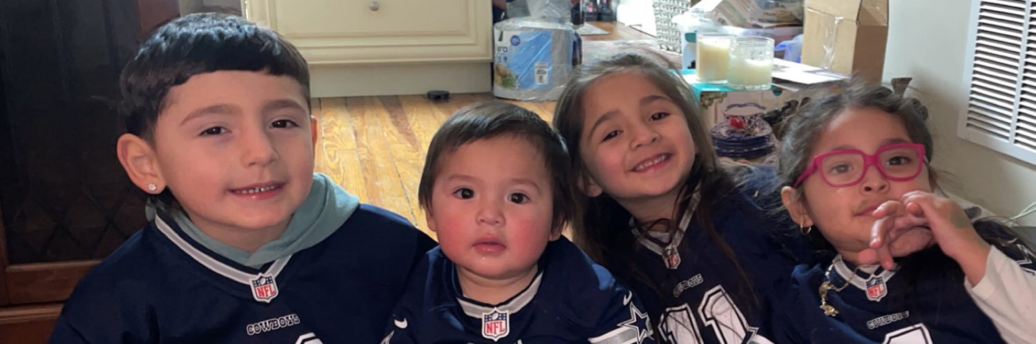 Maria_Danni10's profile banner image