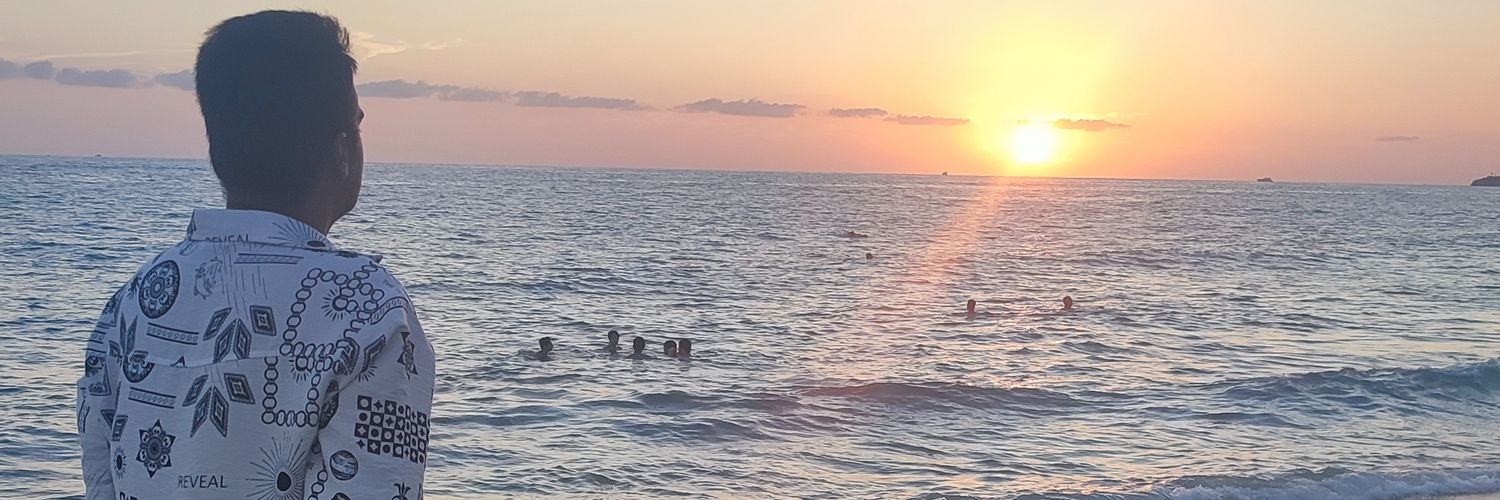 _es1905's profile banner image