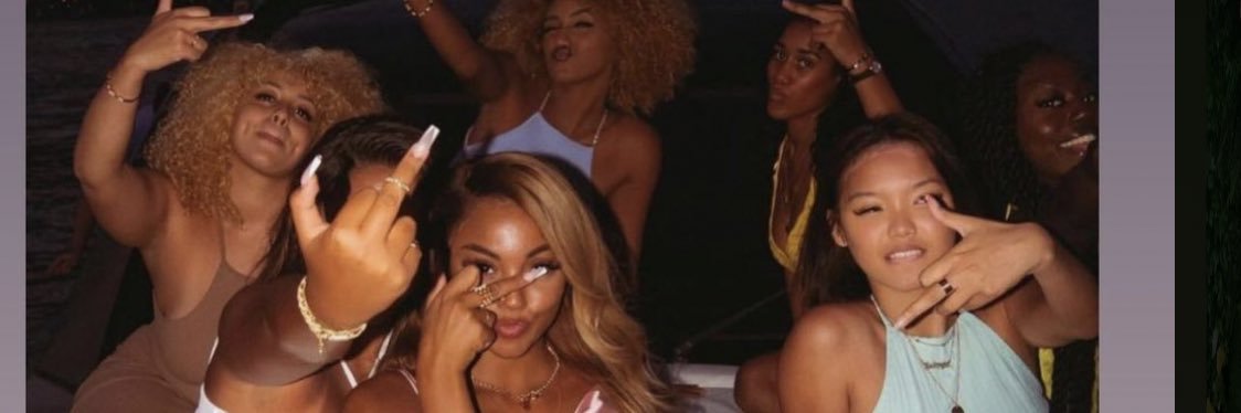 leonica16_'s profile banner image