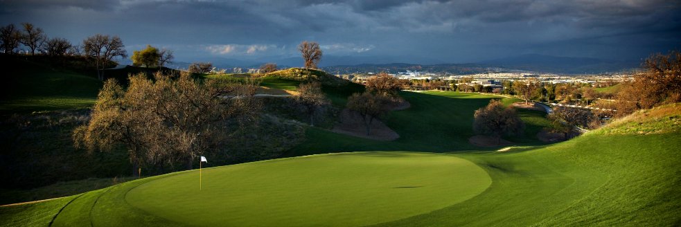 The Oaks Club at Valencia banner