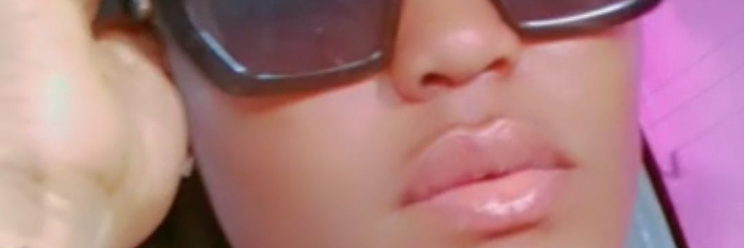 VickieB 🌞 banner