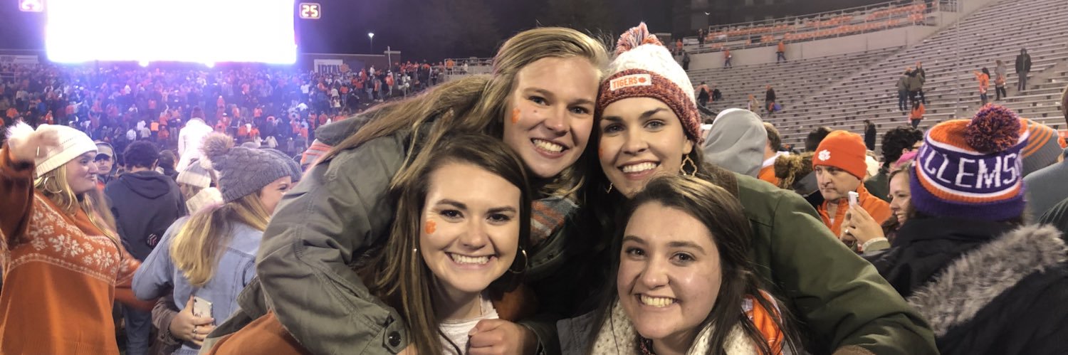 lyss_wright's profile banner image