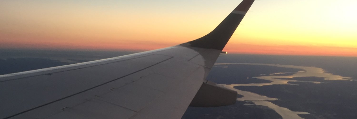mandiidanielle_'s profile banner image