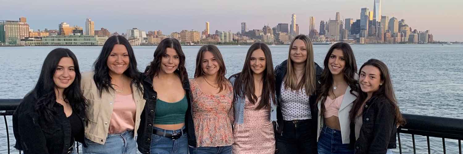 julia_sager's profile banner image