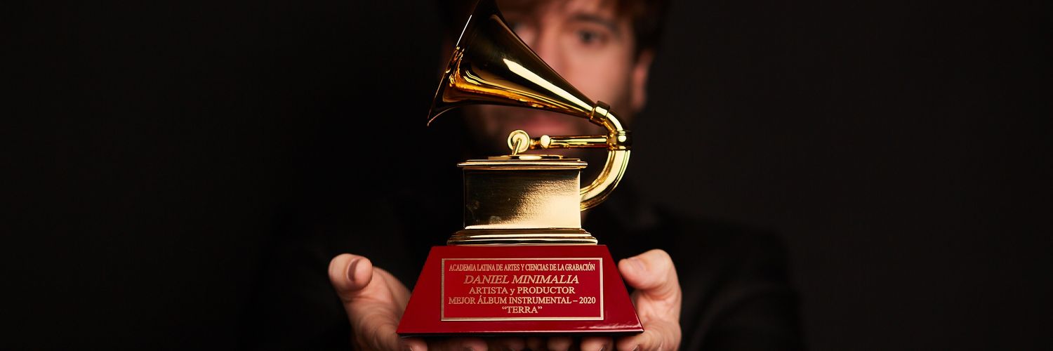 danielminimalia's profile banner image