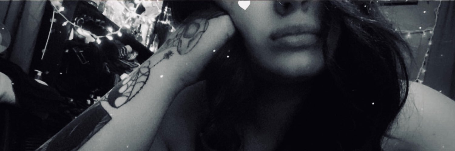 TheeRoseVine's profile banner image