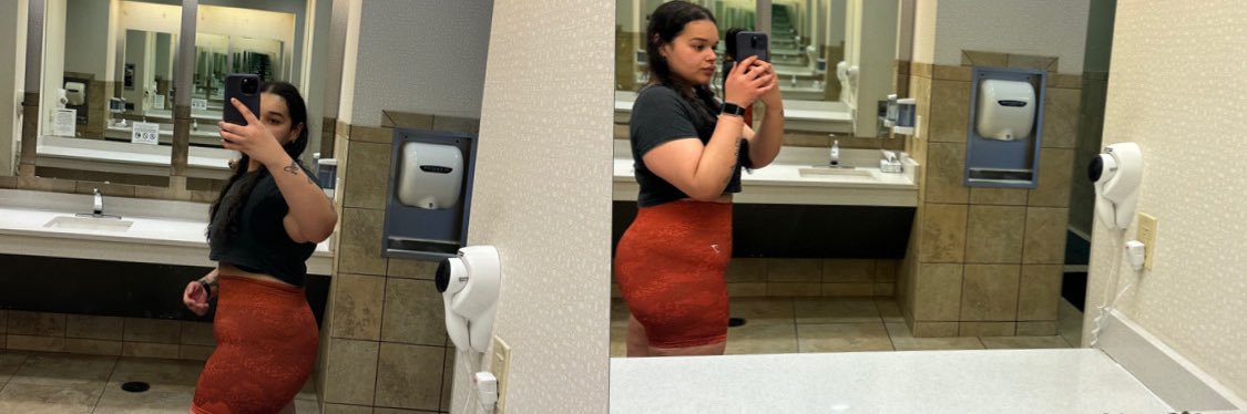 Renee’ 🦦 banner