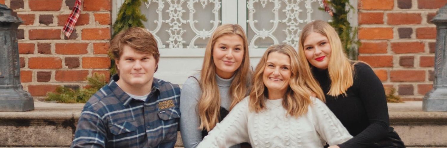 cmjmama's profile banner image