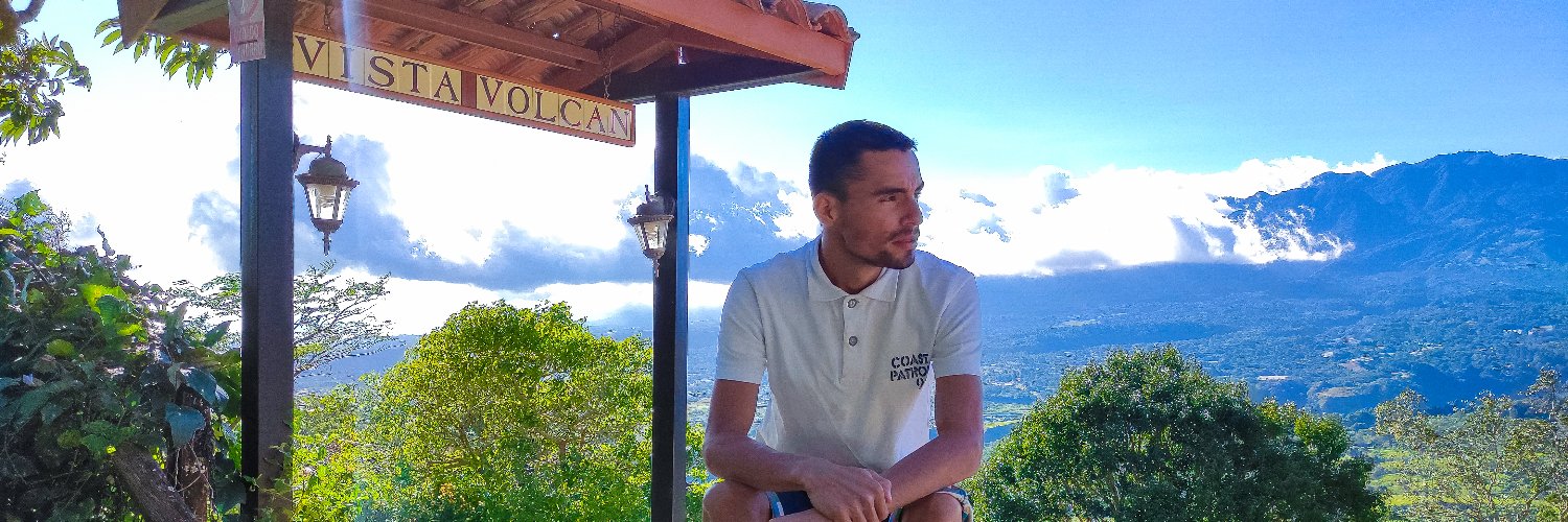 𝐹𝑟𝑒𝑑𝑑𝑦 𝐴𝑙𝑜𝑛𝑠𝑜 𝑀𝑖𝑟𝑎𝑛𝑑𝑎 banner